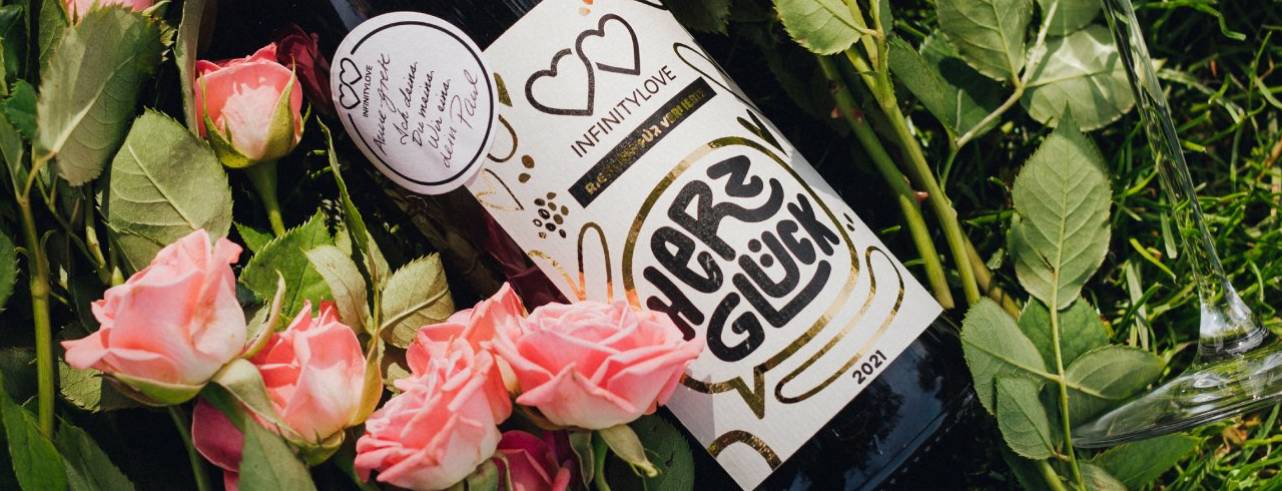 HERZGLÜCK Riesling von INFINITYLOVE – Wein für romantische Momente